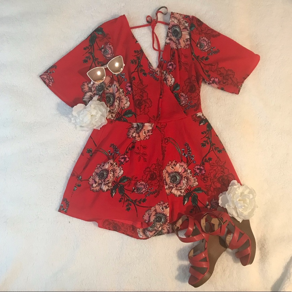 Red floral romper 🌹